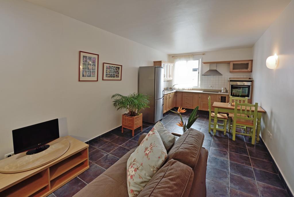 Apartamentos Adjovimar Los Llanos De Aridane Extérieur photo